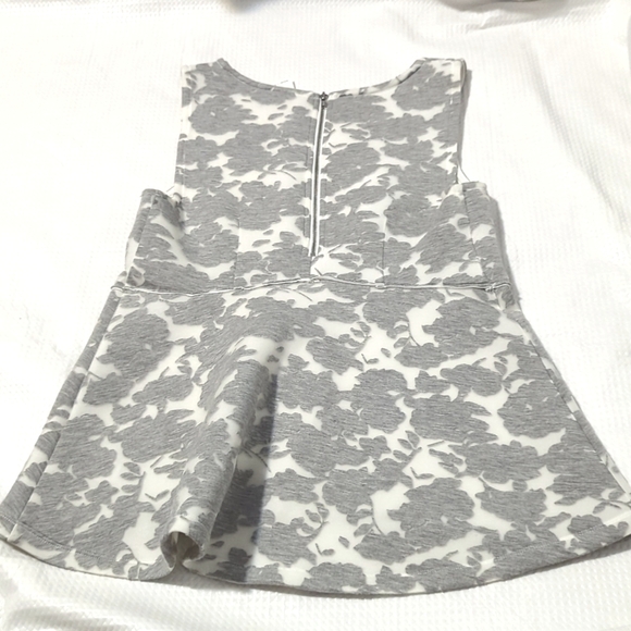 2 for $20 - Akemi & Kin - Tank Top - Picture 3 of 3